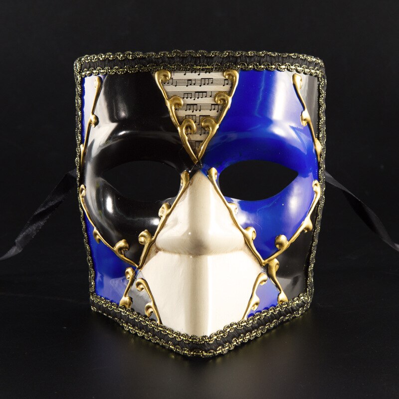 Masque vénitien intégral en forme de losange avec motifs en noir, bleu et blanc, décor doré en forme de rivets et notes de musique sur le front