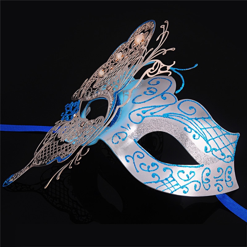 Masque vénitien papillon en métal argenté avec motifs bleus et détails ajourés, vue de côté