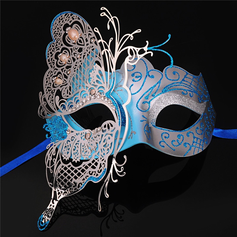 Masque vénitien papillon bleu et argenté en métal ajouré avec motifs baroques et ruban bleu