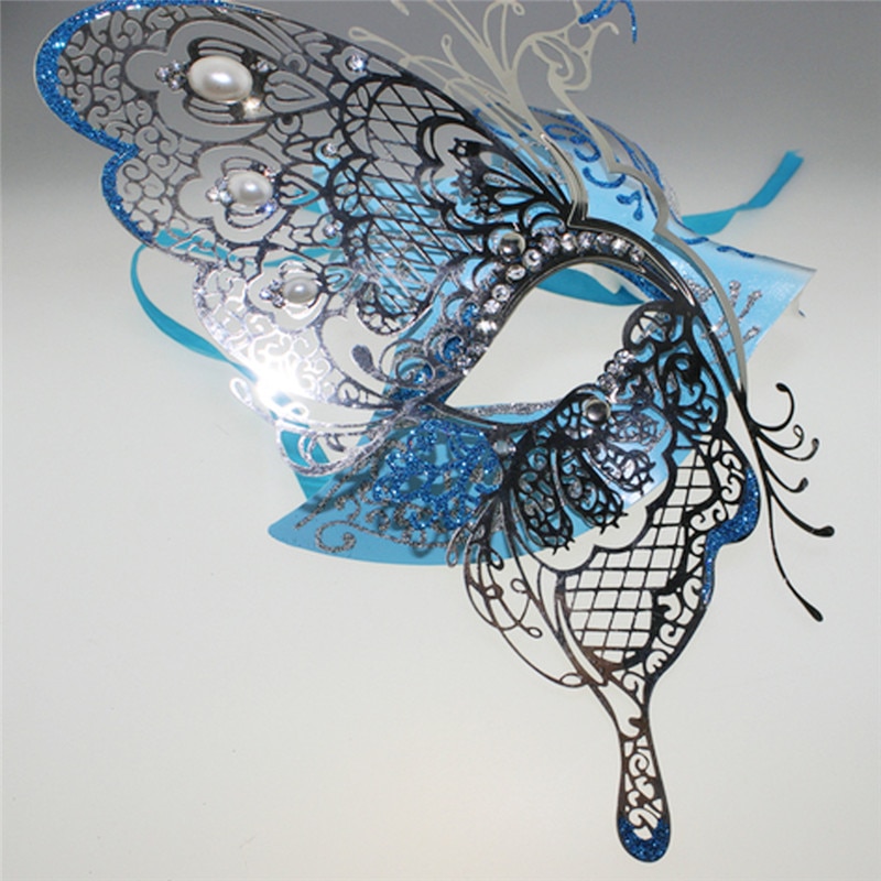 Masque vénitien papillon bleu et noir en métal ajouré avec strass et perles blanches
